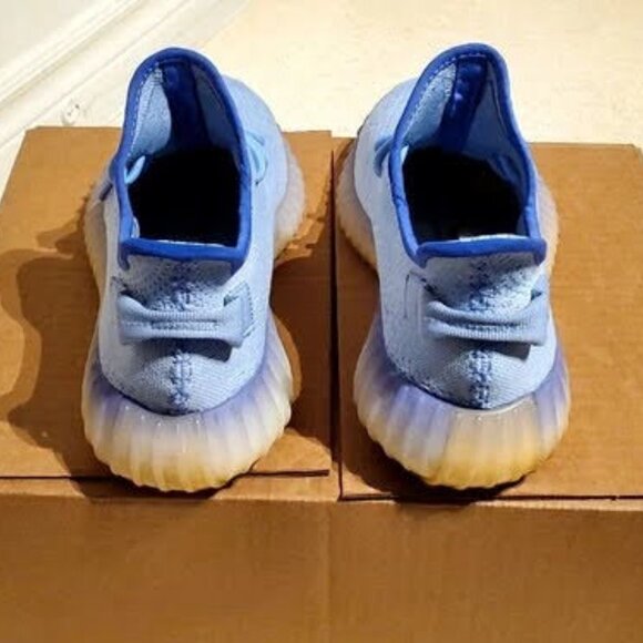 Toronto Blue Jays Authentic Yeezy 350 V2 "Baby Blue" Sneakers 11.5  Very Rare A+ - Picture 5 of 8